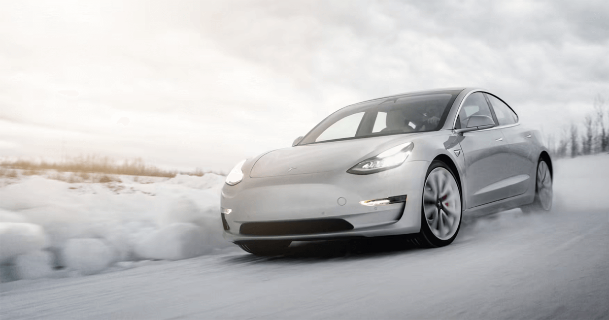 Tesla 發佈 2021.44.25 聖誕假期 14 項更新