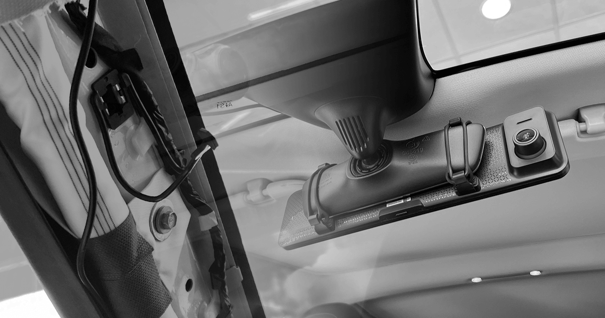 特斯拉 Model 3 電子後視鏡怎麼挑？安全氣囊很重要、改裝要慎選廠商