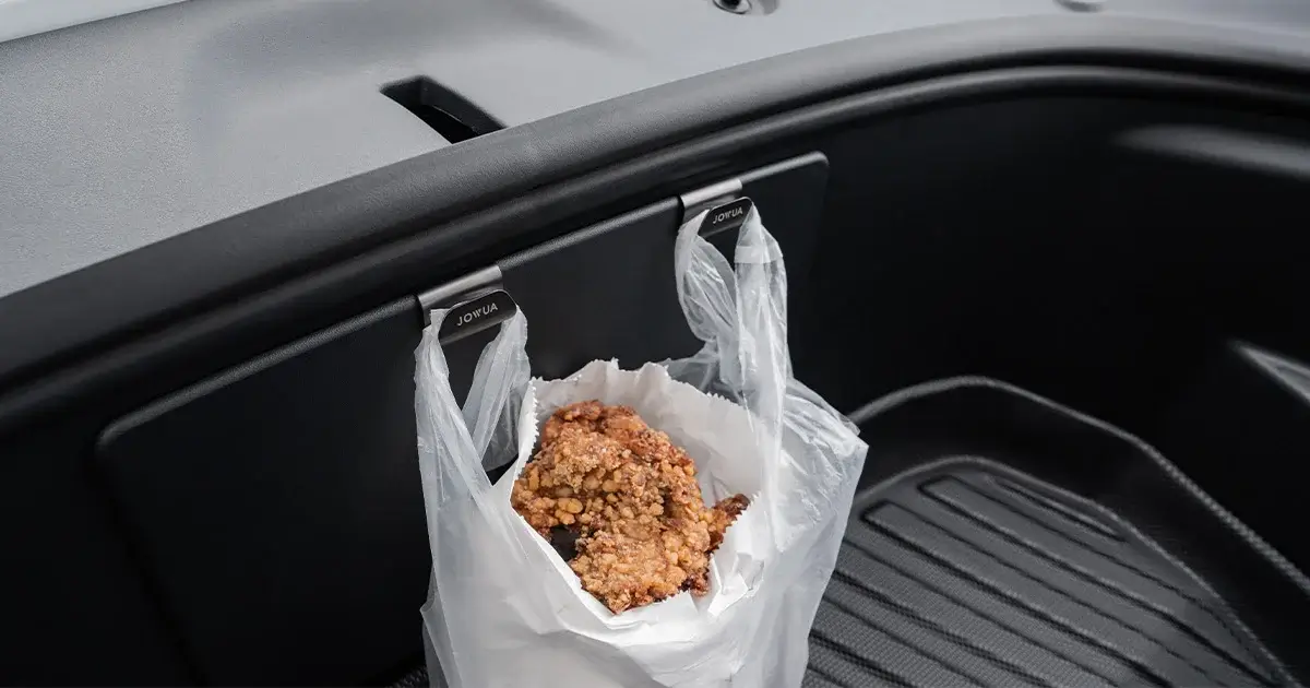 如何解決車內食物氣味困擾？JOWUA 門市買特斯拉前行李箱掛勾送脆皮雞排！